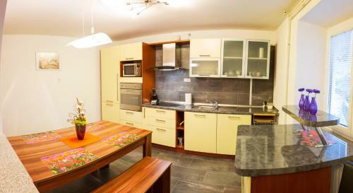 Apartments Shock