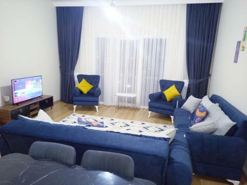 Entire Apartment. Just 2 Minutes From The Metro.