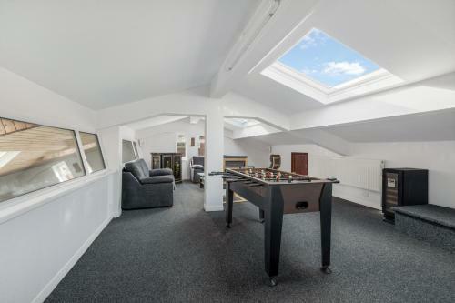 Queens Crest By Sasco Apartments