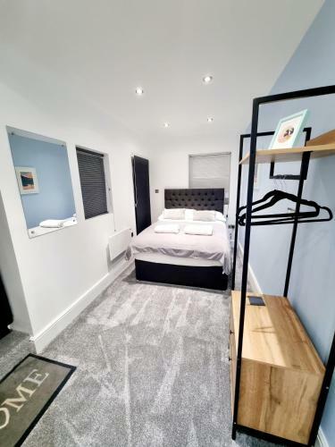 Superb 2 Beds 2 Baths New Apartment W/ Garden+patio