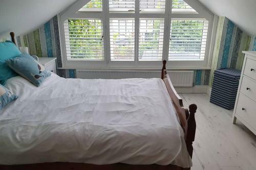 Bournemouth Secluded Cottage 10mins Walk To Beach