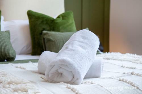 Opulent 2bedroom Apartment, Bournemouth, Parking