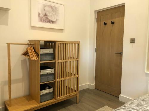 Modern 1-bedroom Apartment In Centre Of Bromley
