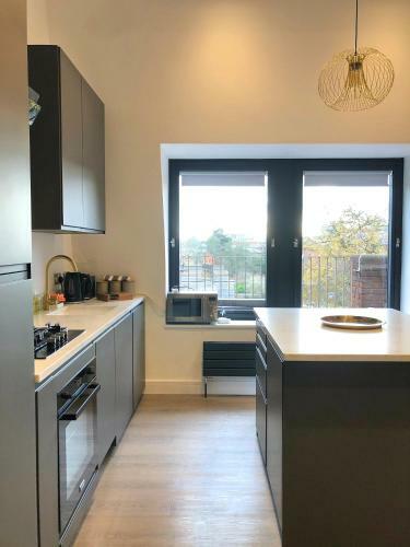 Modern 1-bedroom Apartment In Centre Of Bromley
