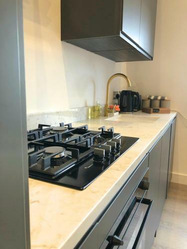 Modern 1-bedroom Apartment In Centre Of Bromley