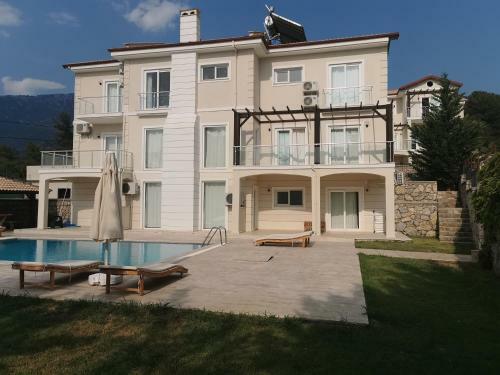 Villa Holly