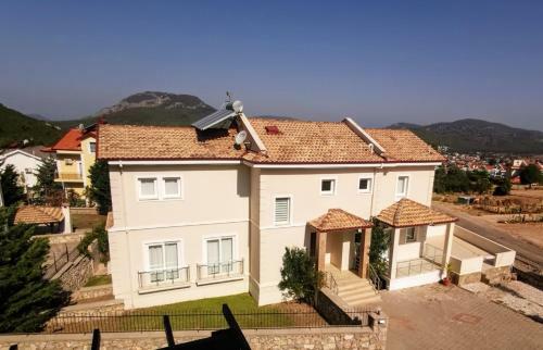 Villa Holly