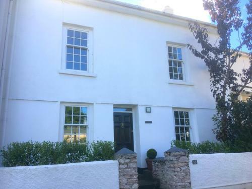 Hortus House - Regency Style Apartment With Attached Parking