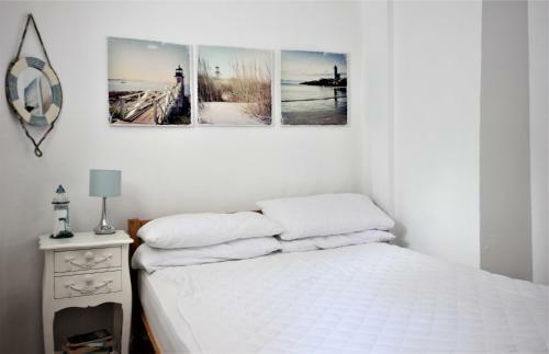 Mariners Cottage With Free Parking, Sea Views & Disney Plus