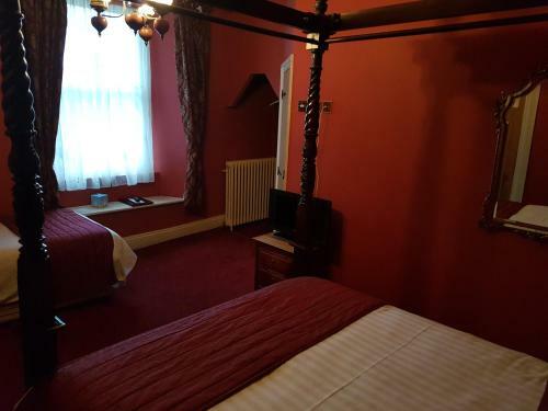 Hostal Churston Court Hotel