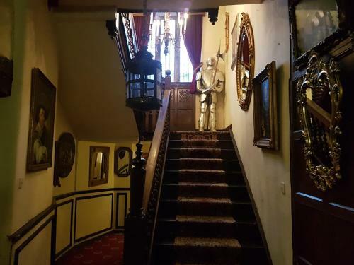 Hostal Churston Court Hotel
