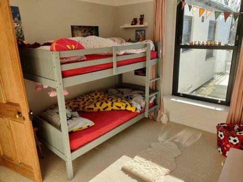 Brixham Home With Sea Views And Open Plan Living