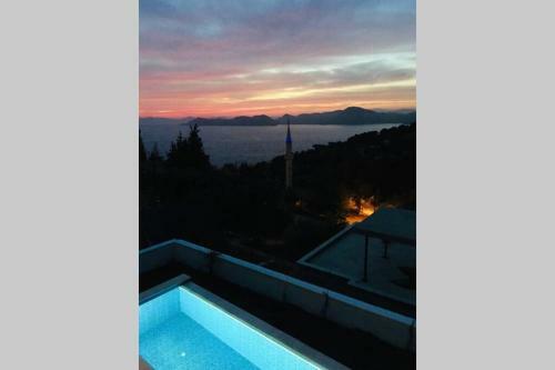 Villa Rosy Sunset