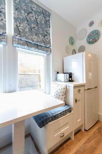 Apartamento Bright Modern Two Bed With Parking