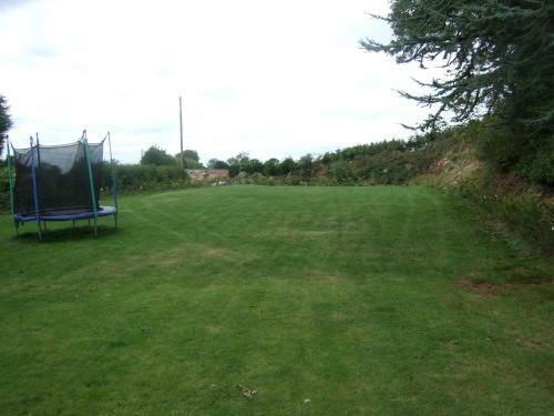 Hostal Acorns Old Farm