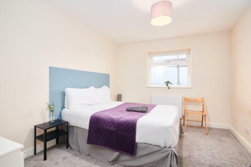 Large Bristol Apartment-sleeps 11 -parking -wifi