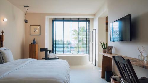 Hotel To Be Social House