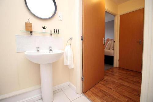 Ideal Centrally Located 2 Bed Apartment