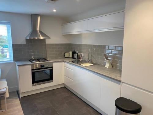 Apartamento A Comfortable One Bedroom Property With Open Plan Kitchen/living Area (Flat 5)