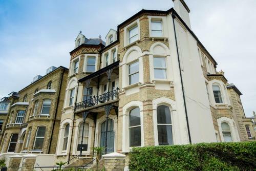 Seaview Apartment - Central Hove With Parking