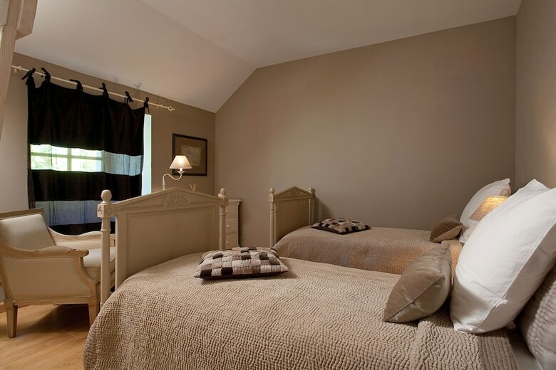 Hostal Chateau De Charge