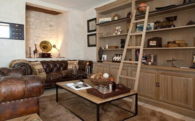 Hostal Chateau De Charge