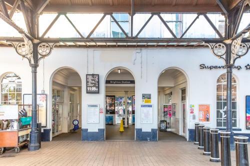 Apartamento Next To Brighton Station * Three Bedroom Flat *