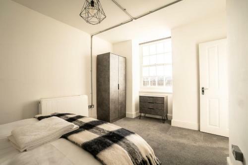 Trendy 1 Bedroom Apartment With Large Terrace Area