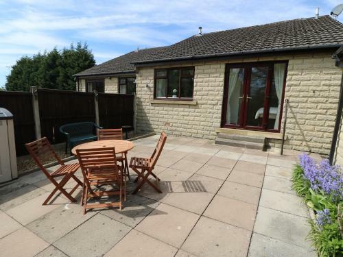 14 Silverlands Close