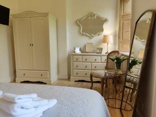 Joseph Apartment. The Square.