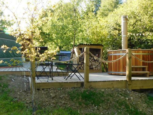 Gaia's Hideaway - Luxury Yurt With Hot Tub