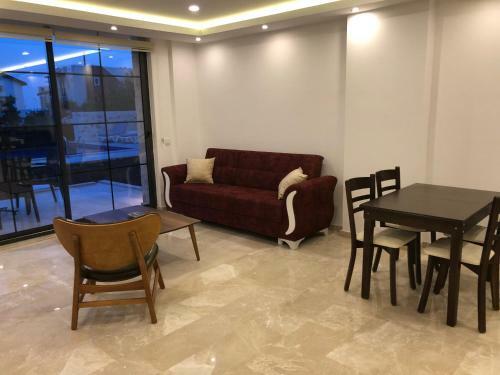 Stone House Apart 2 In Kalkan Mit Poolterrasse