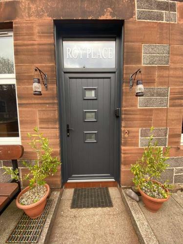 Roy Place Gdn Apartment