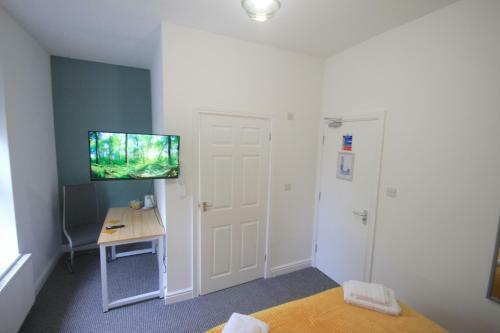 Hostal Double En-suite Room
