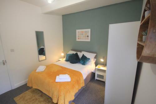 Hostal Double En-suite Room