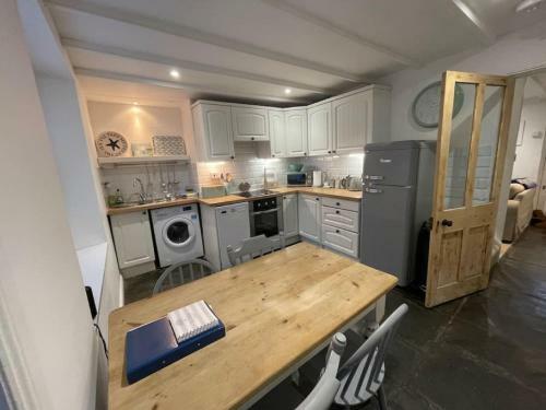 Tor Cottage 2 Bed Sleeps 4