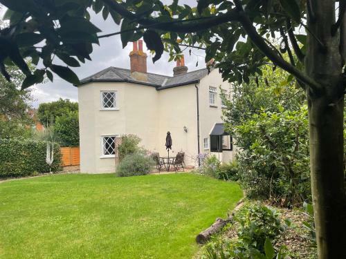 Cosy Detached Toll Cottage With Spacious Garden