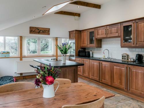 Pass The Keys Peaceful & Coastal 2 Bedroom Cottage