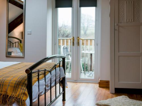 Pass The Keys Peaceful & Coastal 2 Bedroom Cottage