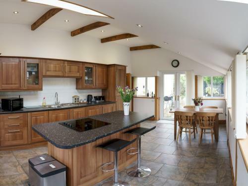 Pass The Keys Peaceful & Coastal 2 Bedroom Cottage