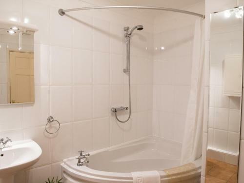 Pass The Keys Spacious Cottage In Ceredigion - Sleeps 6