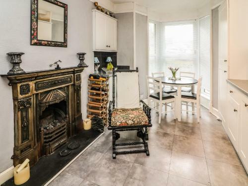 2 Fern Terrace
