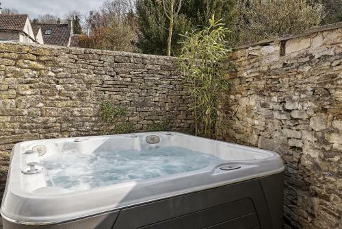 Luxury Cotswolds Cottage Including Hot Tub, Castle Combe