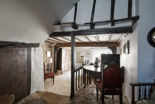 Luxury Cotswolds Cottage Including Hot Tub, Castle Combe
