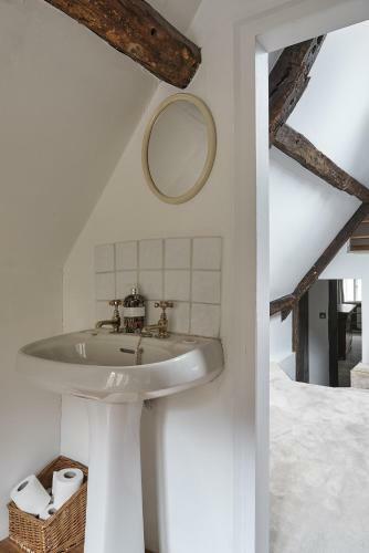 Luxury Cotswolds Cottage Including Hot Tub, Castle Combe