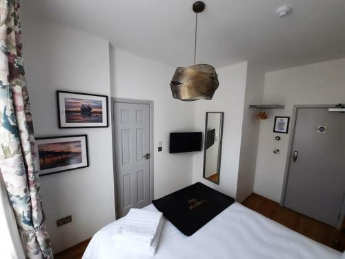 Hotel Number 8