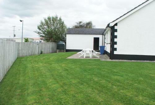 Castleshaw Holiday Home
