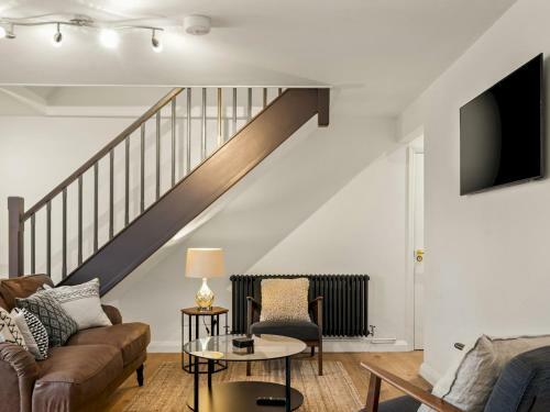 Pass The Keys Newly Refurbished Annex With Parking And Pool