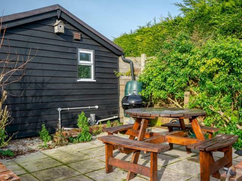 Pass The Keys Hoath Tiny House - A Secret Getaway