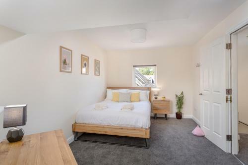 2 Bedroom City Centre Townhouse - With Parking